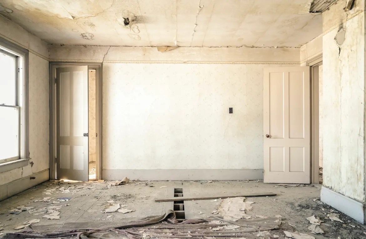 Waste disposal crew managing a cleanout project in Peach Bottom